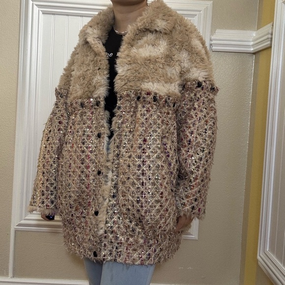 Women's Beige and Brown Textured Coat - Picture 4 of 10